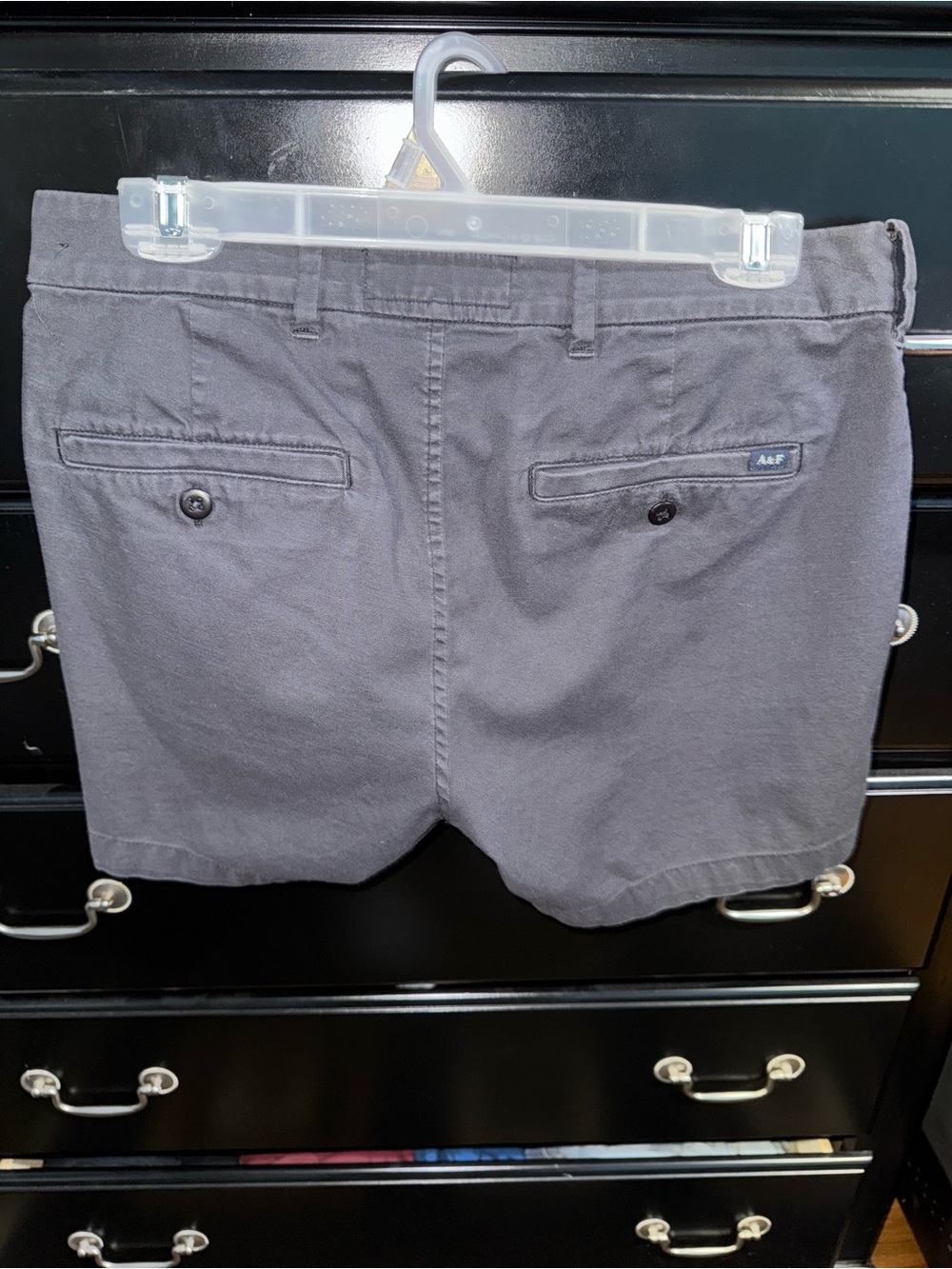 Abercrombie & Fitch Black Flat-Front Men's Shorts - Picture 3 of 3